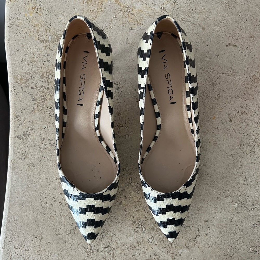Via Spiga low kitten heel in black and white - Picture 3 of 14